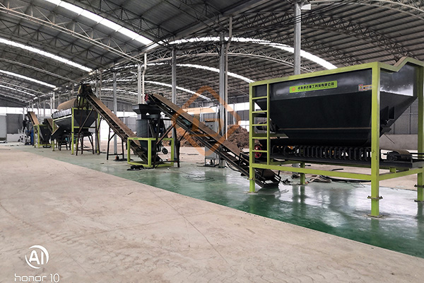 秸稈粉碎生產(chǎn)有機肥生產(chǎn)線工藝流程和配置有哪些