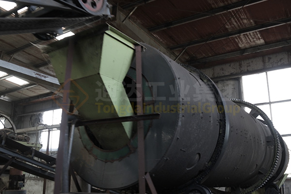 新疆年產十萬噸有機無機復混肥生產線裝車發(fā)貨