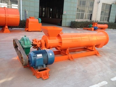生物有機肥轉(zhuǎn)股攪齒二合一造粒機